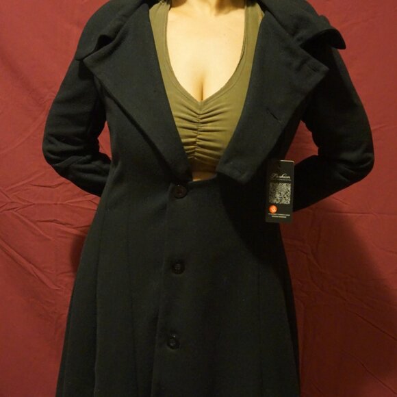 Black Fleece Coat, Size Medium - Picture 6 of 8